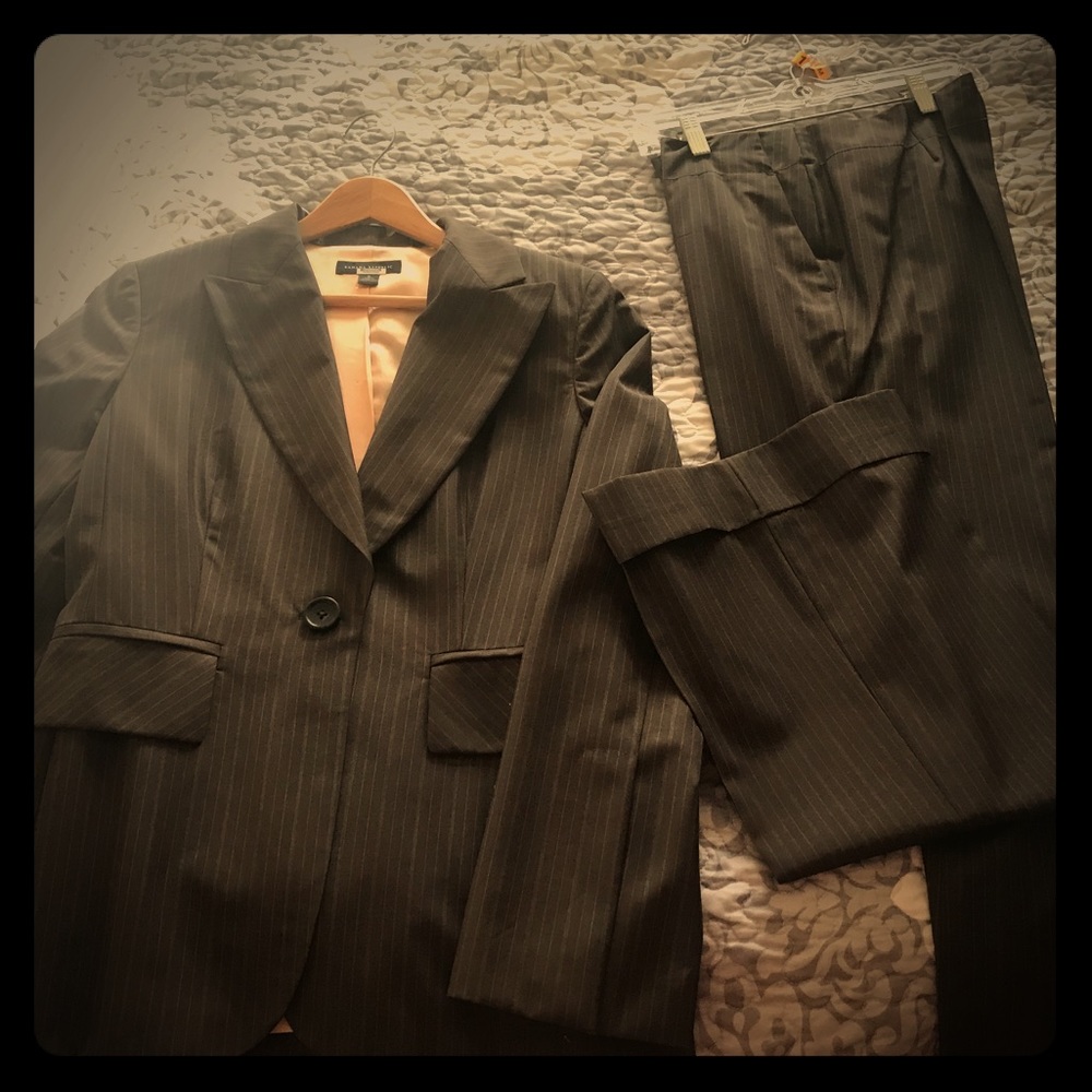 Professional & stylish Banana Republic Martin Suit